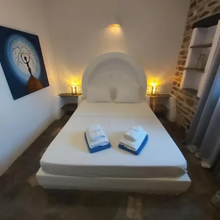 Crystal 4 * Chrisi Akti (Paros)