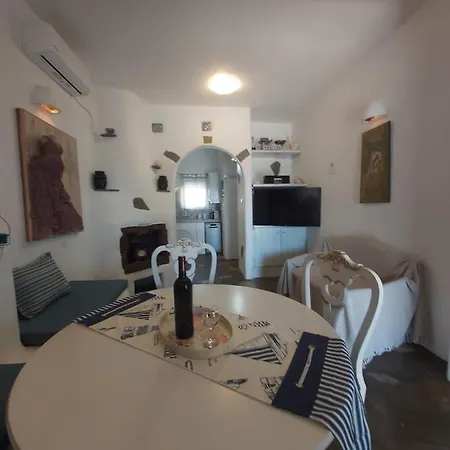 Crystal 4 Chrisi Akti (Paros)